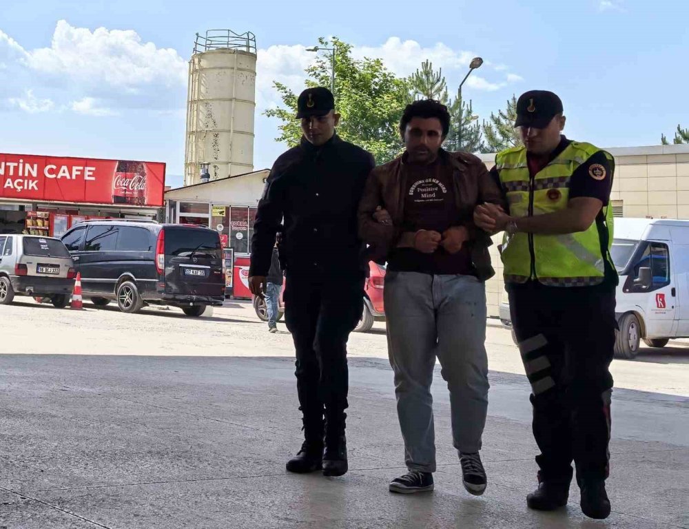 Jandarmaya Ekiplerine Saldıran Şahıs Tutuklandı