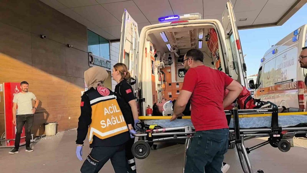 Kontrolden Çıkan Araç Şarampole Yuvarlandı: 5 Yaralı
