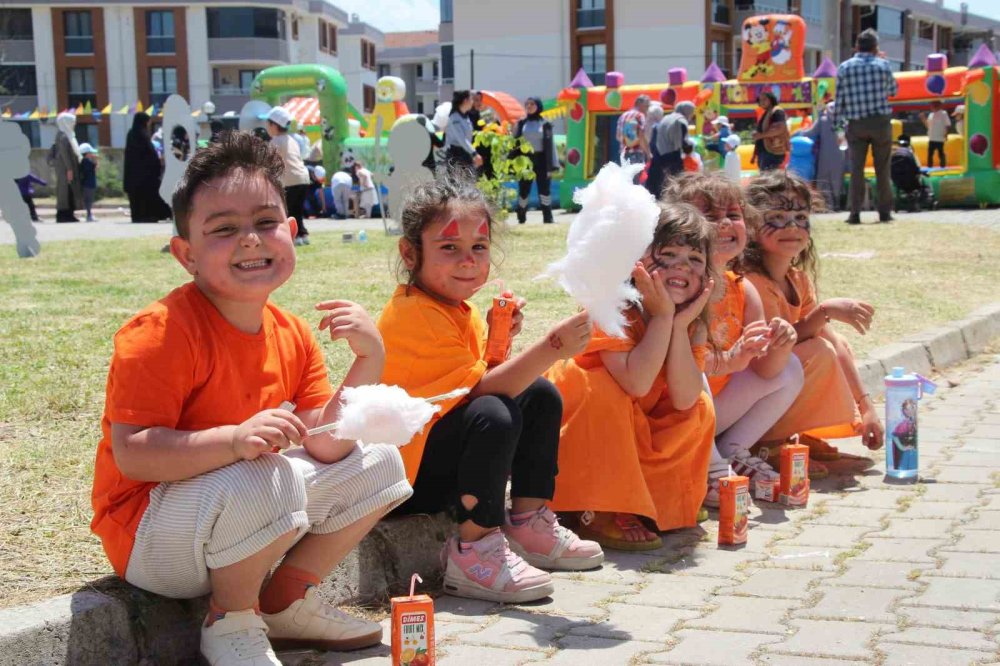 4-6 Yaş Kur’an Kursu Öğrencilerine Şenlik Gibi Mezuniyet