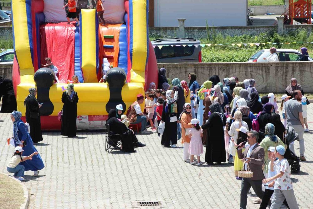 4-6 Yaş Kur’an Kursu Öğrencilerine Şenlik Gibi Mezuniyet