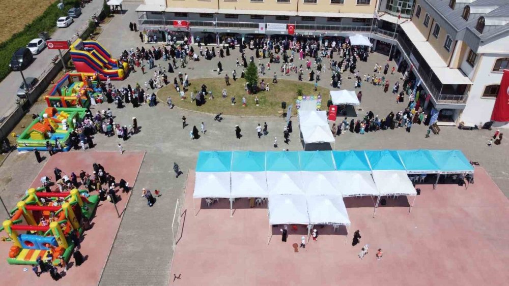 4-6 Yaş Kur’an Kursu Öğrencilerine Şenlik Gibi Mezuniyet