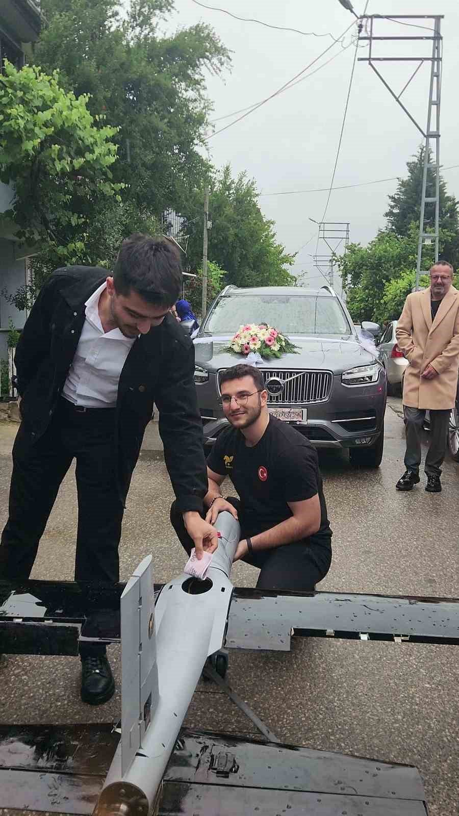 Düğün Konvoyunun Önünü İnsansız Hava Aracı İle Kestiler