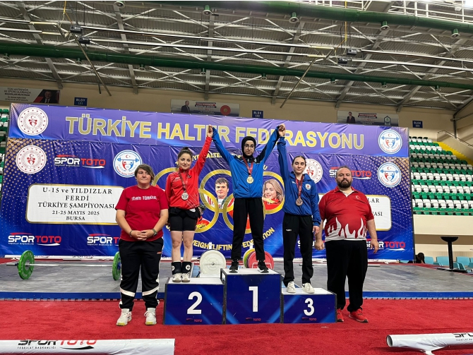 beyza-nur-turkiye-3uncusu-oldu1.jpg
