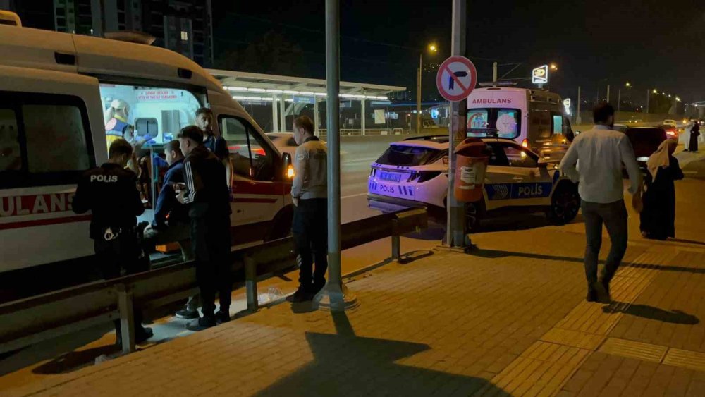 İki grup arasında çıkan bıçaklı kavgada 3 kişi yaralandı