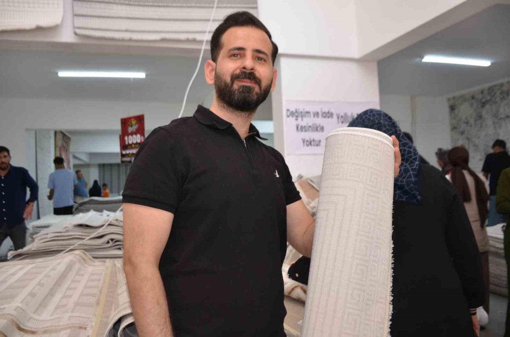 Mağaza Açılışında İzdiham Yaşandı!