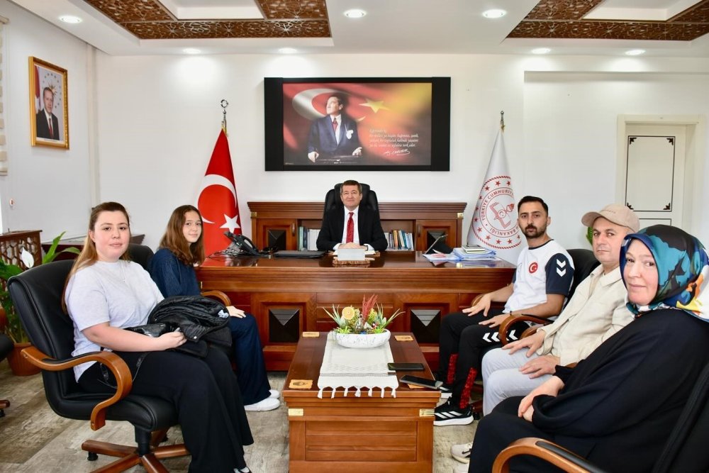 Başarılı öğrenciden Müdür Şimşek’e ziyaret