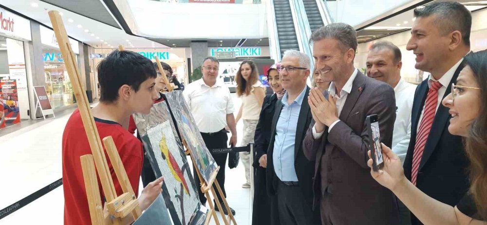 Ortaokul Öğrencilerinden Görsel Sanatlar Sergisi