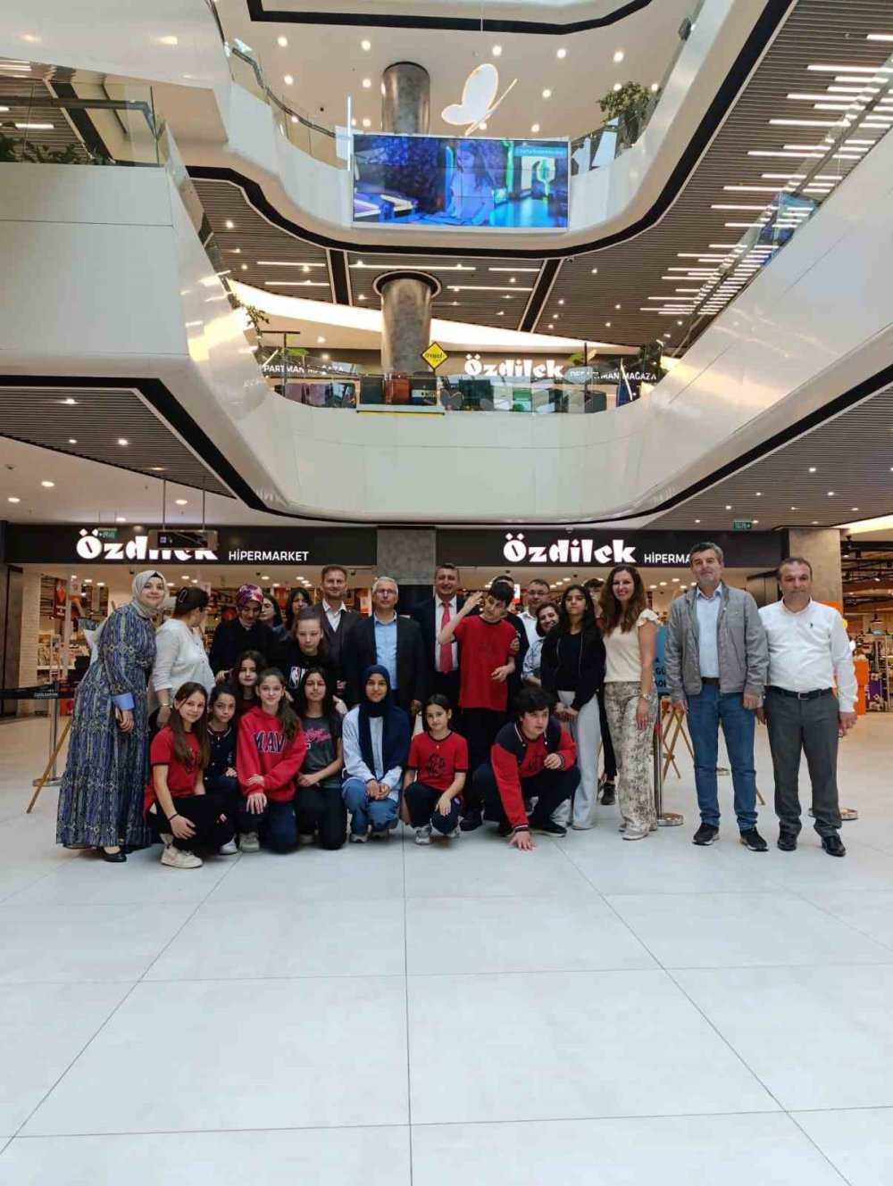 Ortaokul Öğrencilerinden Görsel Sanatlar Sergisi