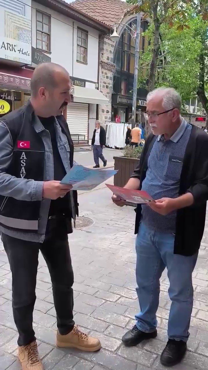 Polis Vatandaşları Dolandırıcılık Olaylarına Karşı Bilgilendirdi