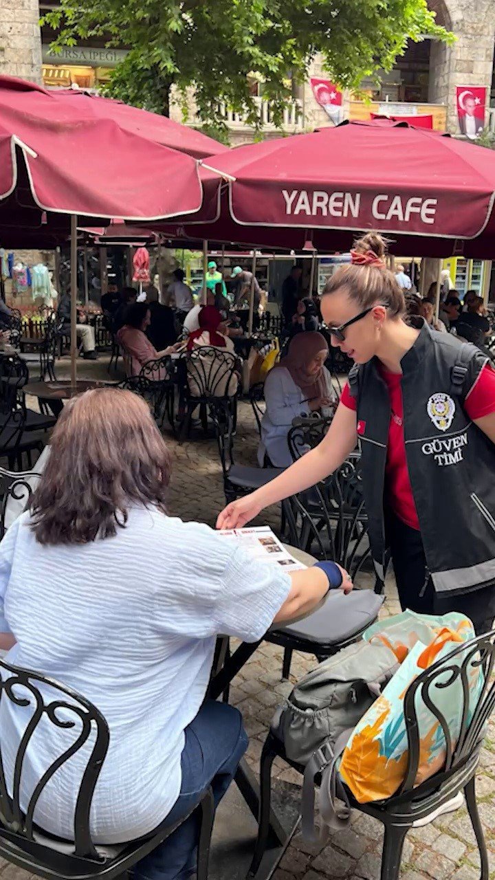 Polis Vatandaşları Dolandırıcılık Olaylarına Karşı Bilgilendirdi