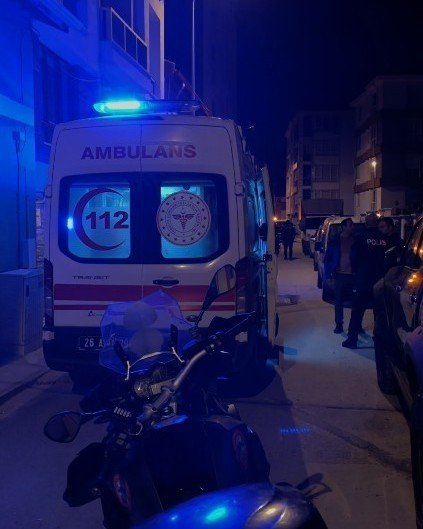 Silahlı Kavgada Mermi Bina Camına İsabet Etti