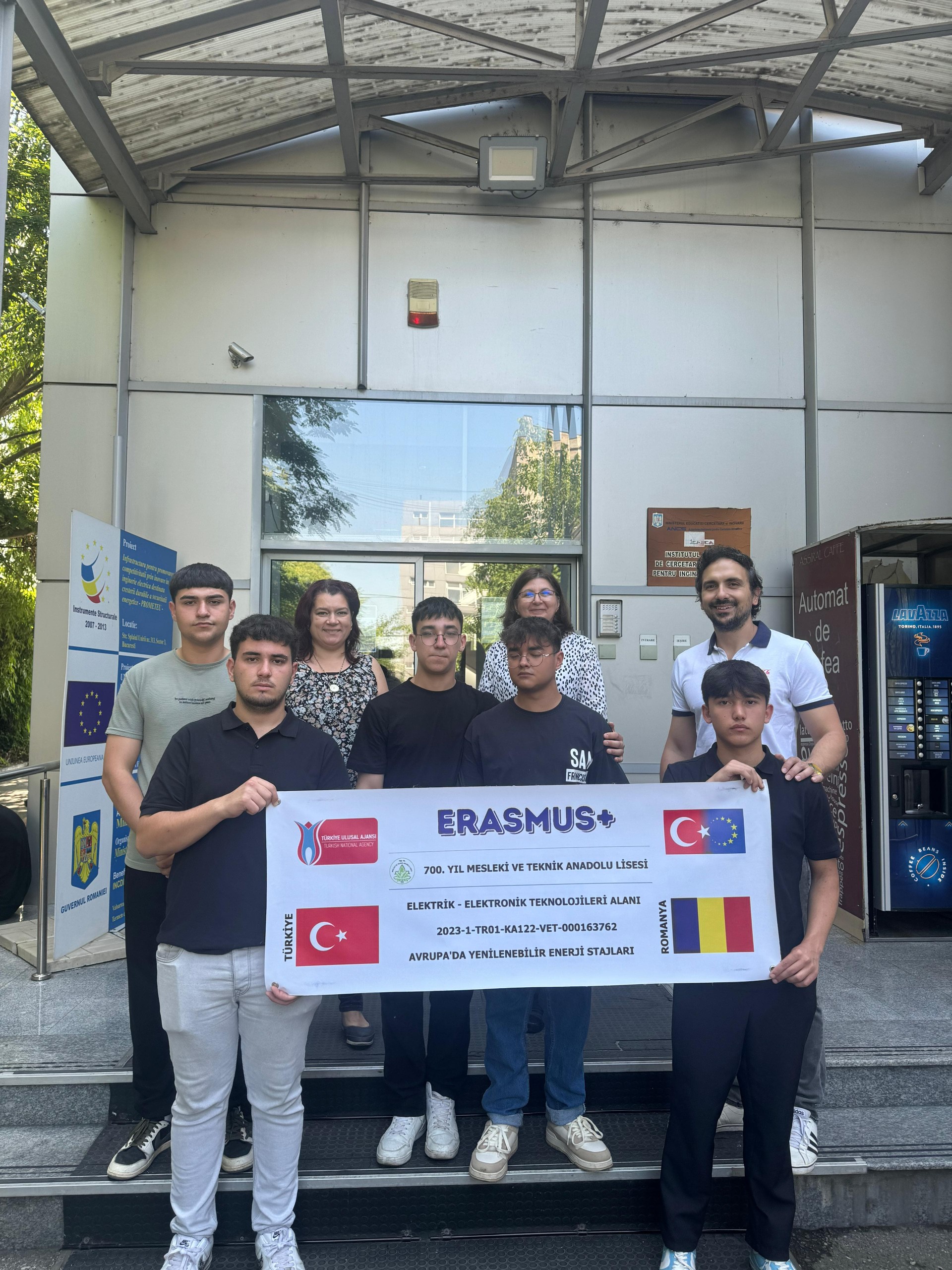 sogut-700-yil-mesleki-ve-teknik-anadolu-lisesi-ogrencileri-erasmus-stajini-tamamladi.jpg