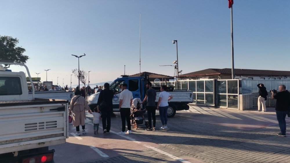 Zabıta, Seyyar Satıcılara Geçit Vermiyor