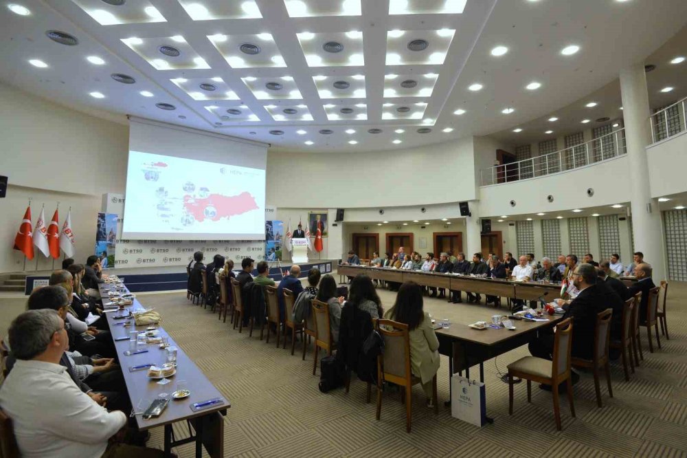 Türkiye Ve Macaristan Ticaret Hacminin İki Katına Çıktı