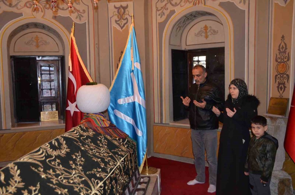 Ertuğrulgazi Türbesi'ni ziyarete Filistin'den geldiler