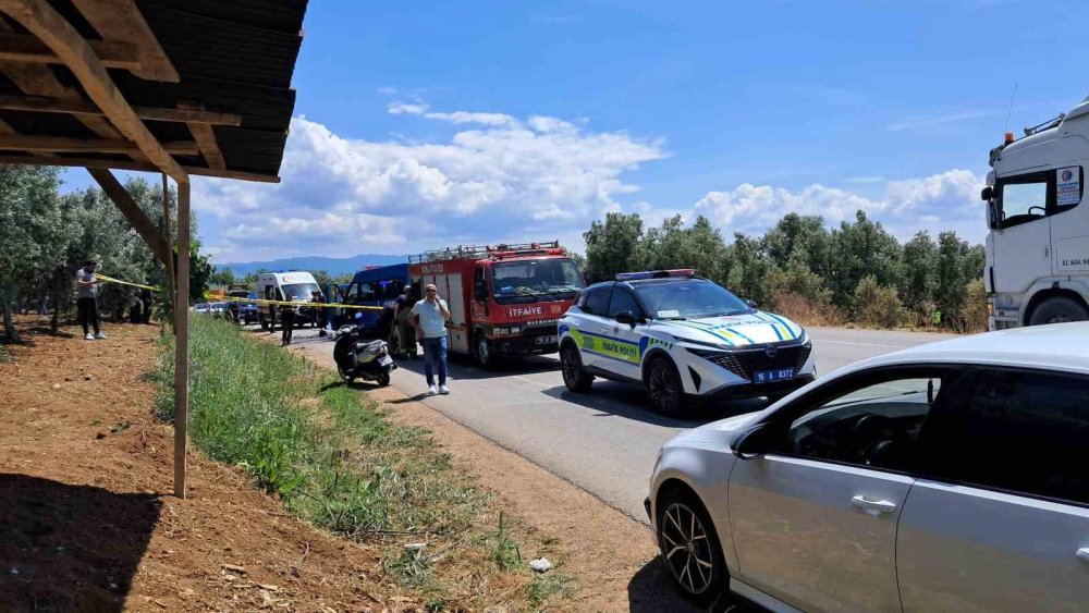 Hatalı Sollama Yapan Otomobil Jandarma Ekibiyle Çarpıştı: 1 Ölü 2 Yaralı