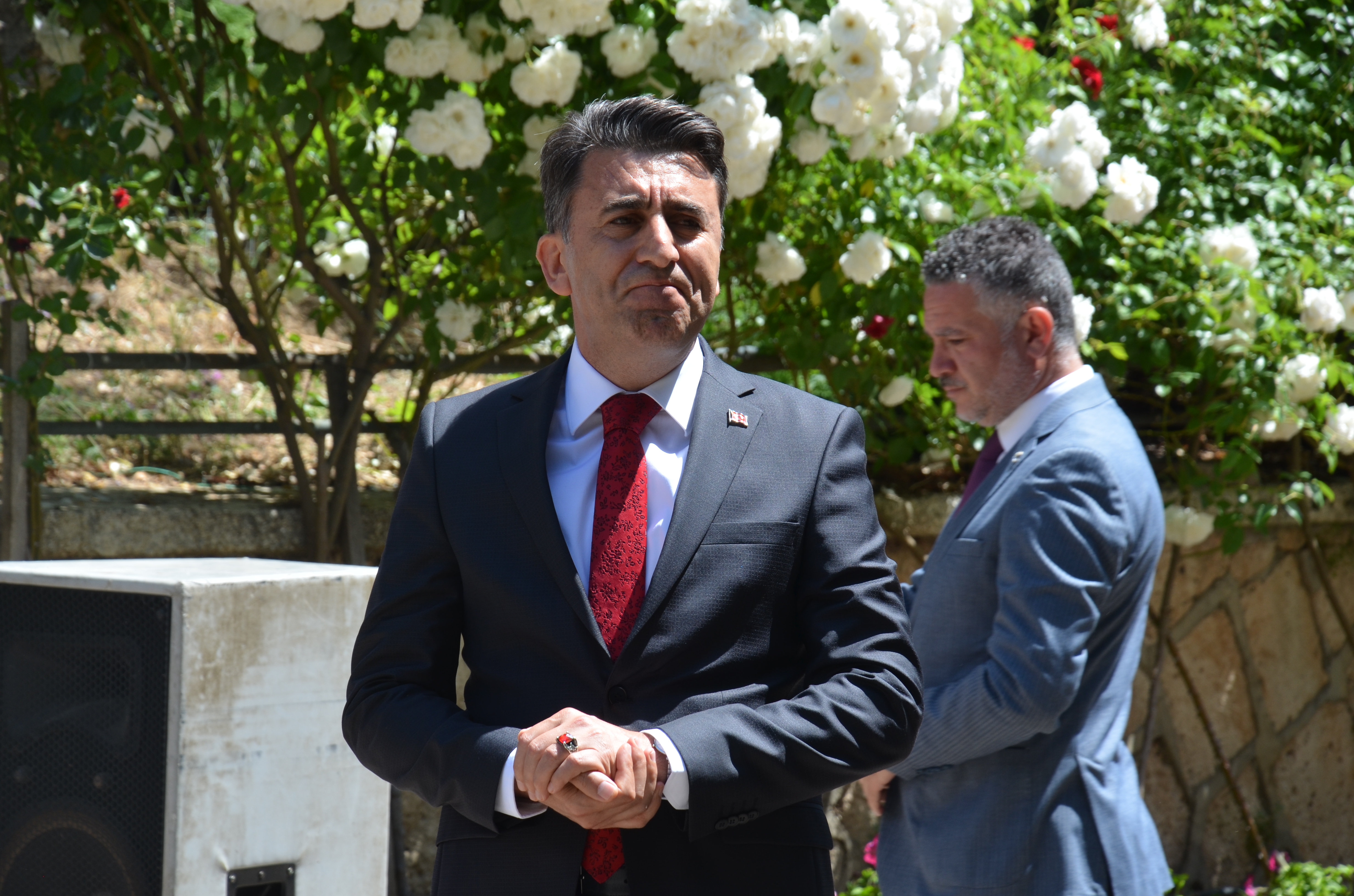 vali-aygol-goz-yaslarina-hakim-olamadi-3.jpg
