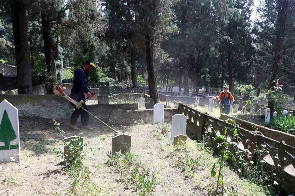 Mezarlıklar Bayram Ziyaretine Hazırlanıyor