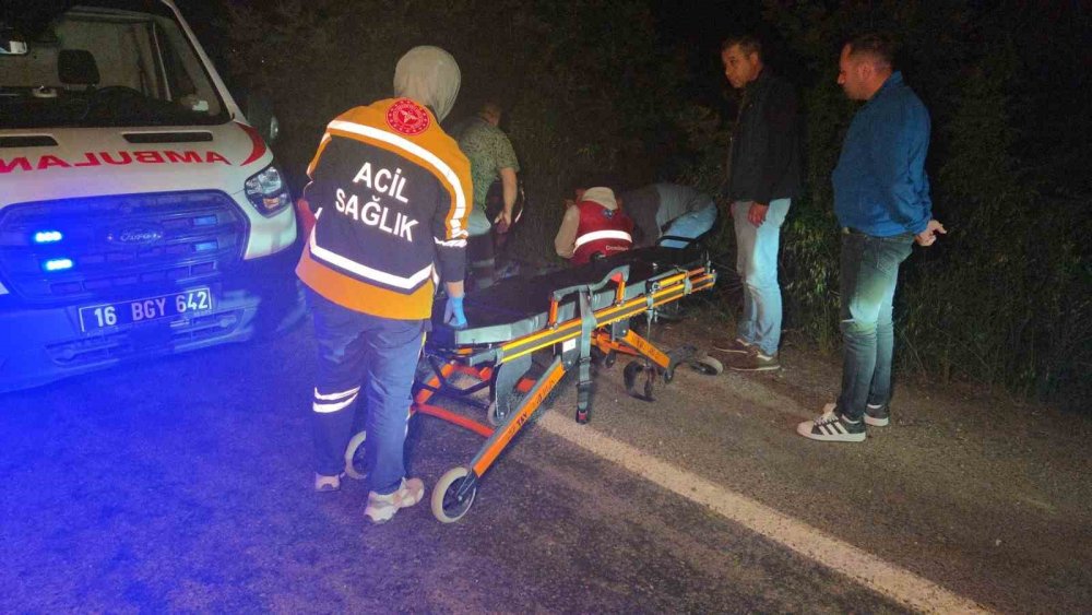 Motosiklet İle Otomobil Çarpıştı 1 Kişi Yaralandı