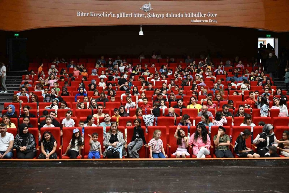 Belediye Tiyatrosu, Minik Kalplere Dokundu