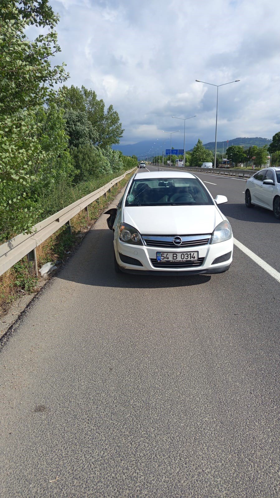 Otomobil İle Motosiklet Çarpıştı