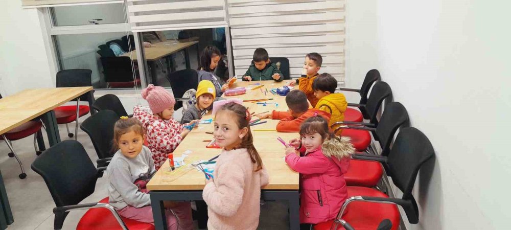 Birsen Öğretmen Gerçekleştirdiği Etkinliklerle Herkesin Takdirini Kazandı