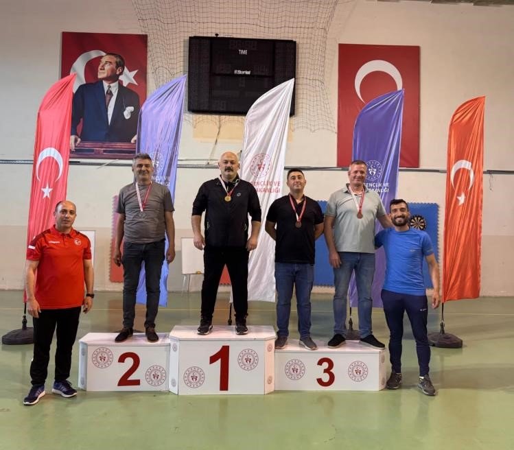 ‘Dart Turnuvası’ Renkli Görüntülere Sahne Oldu