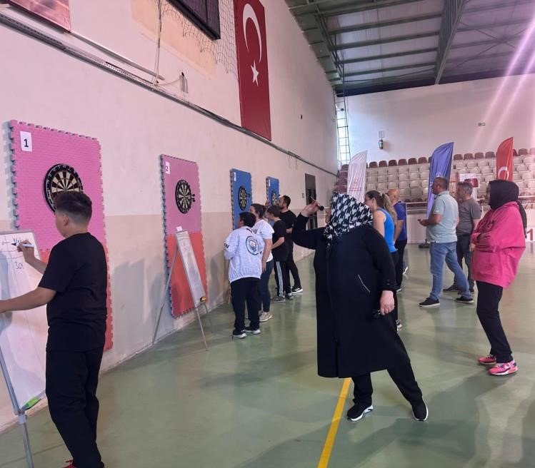 ‘Dart Turnuvası’ Renkli Görüntülere Sahne Oldu