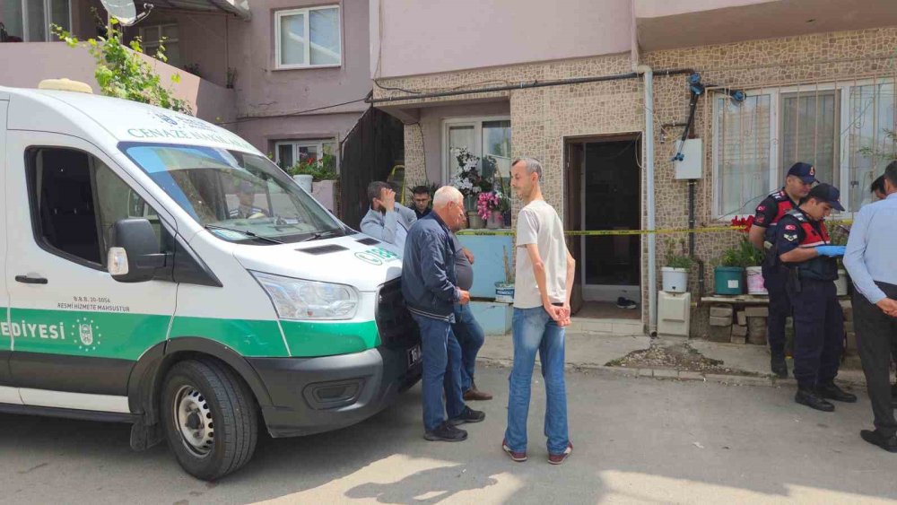 Üniversiteli Genç Evinde Ölü Bulundu