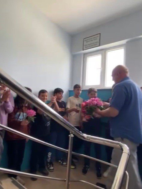 Emekliye Ayrılacak Okul Müdürüne Şaşırtan Tören