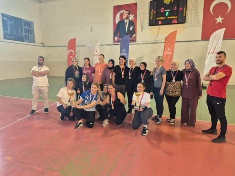 Veliler Arası Voleybol Turnuvası Düzenlendi