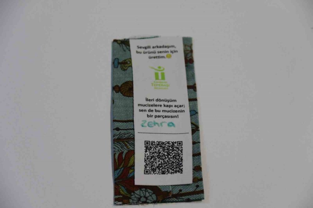 Atık Kumaşlardan Kitap Ayracı Üretiyorlar