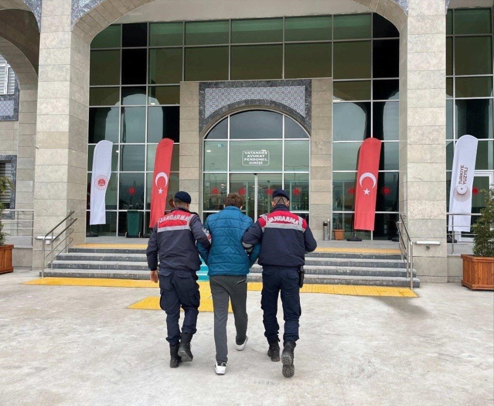Bir Ayda 85 Aranan Şahıs Yakalandı, 37’si Tutuklandı