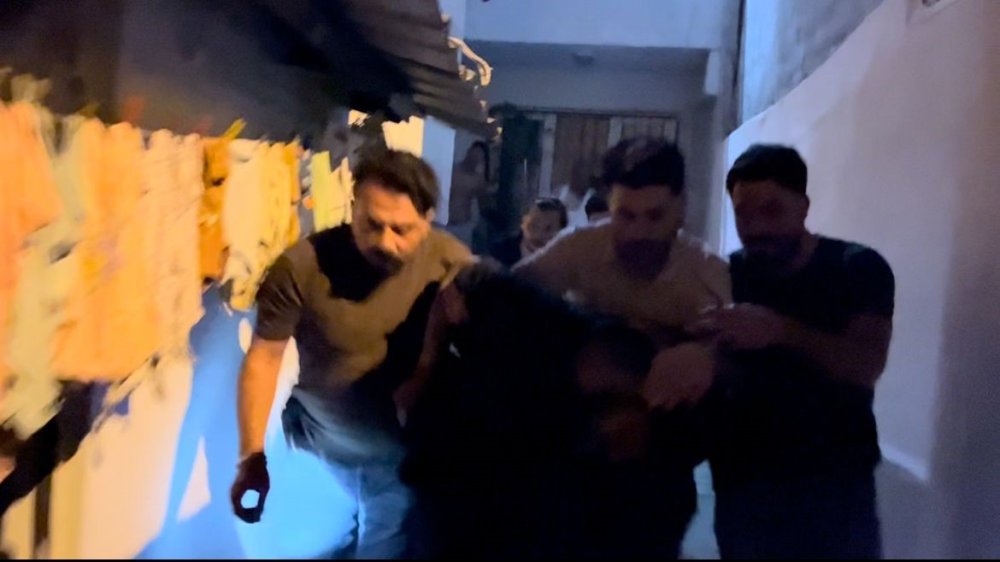 Ekiplerden Kaçmaya Çalışan Aranan Şahsın Yakalanma Anı Kameralara Yansıdı