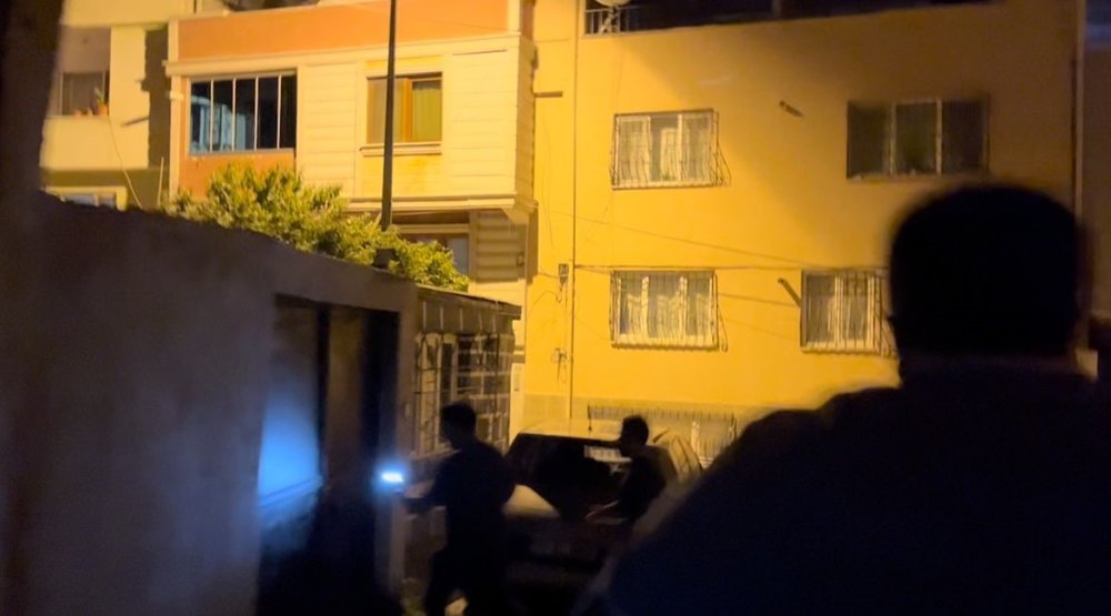 Ekiplerden Kaçmaya Çalışan Aranan Şahsın Yakalanma Anı Kameralara Yansıdı