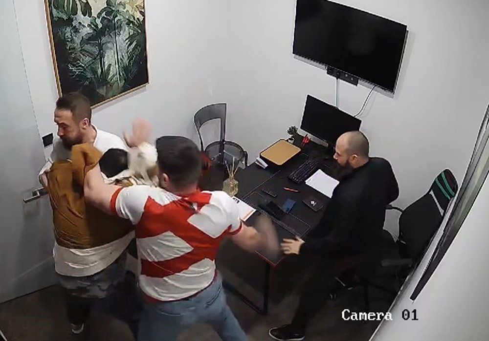 Milli Sporcuya Pusu Kurup, Silah Çektiler Dakikalarca Darp Ettiler
