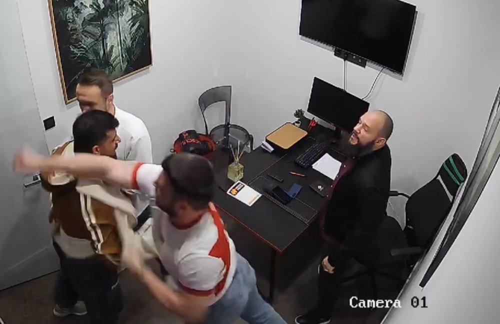 Milli Sporcuya Pusu Kurup, Silah Çektiler Dakikalarca Darp Ettiler