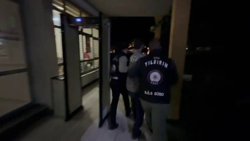 Yurtdışına Kaçmak İçin Hazırlanırken, Polis Baskını Yedi