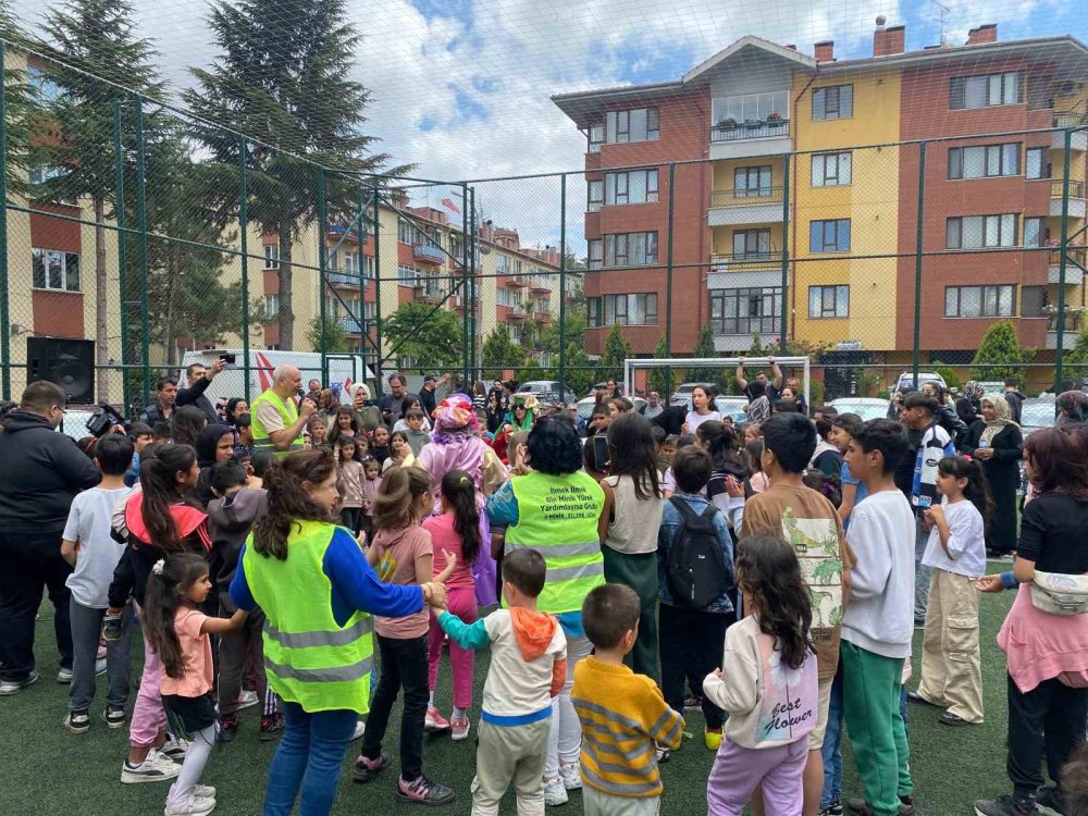 Gönüllüler El Ele, Çocukların Bayramı Şenleniyor