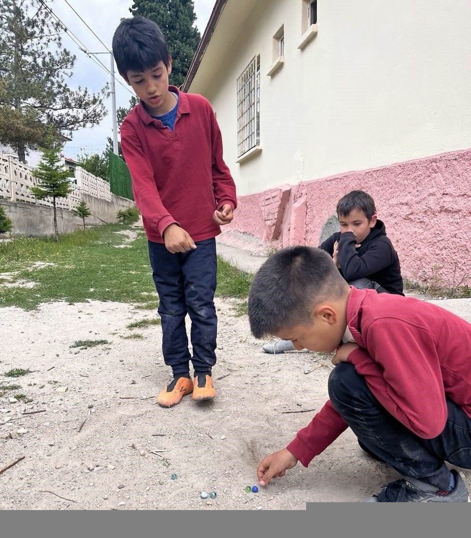 İlk-ortaokulunda Geleneksel Çocuk Oyunları Şenliği Yapıldı