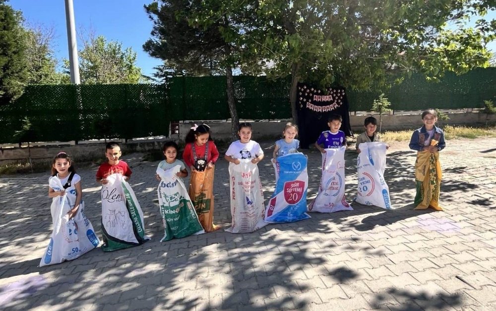 İlk-ortaokulunda Geleneksel Çocuk Oyunları Şenliği Yapıldı