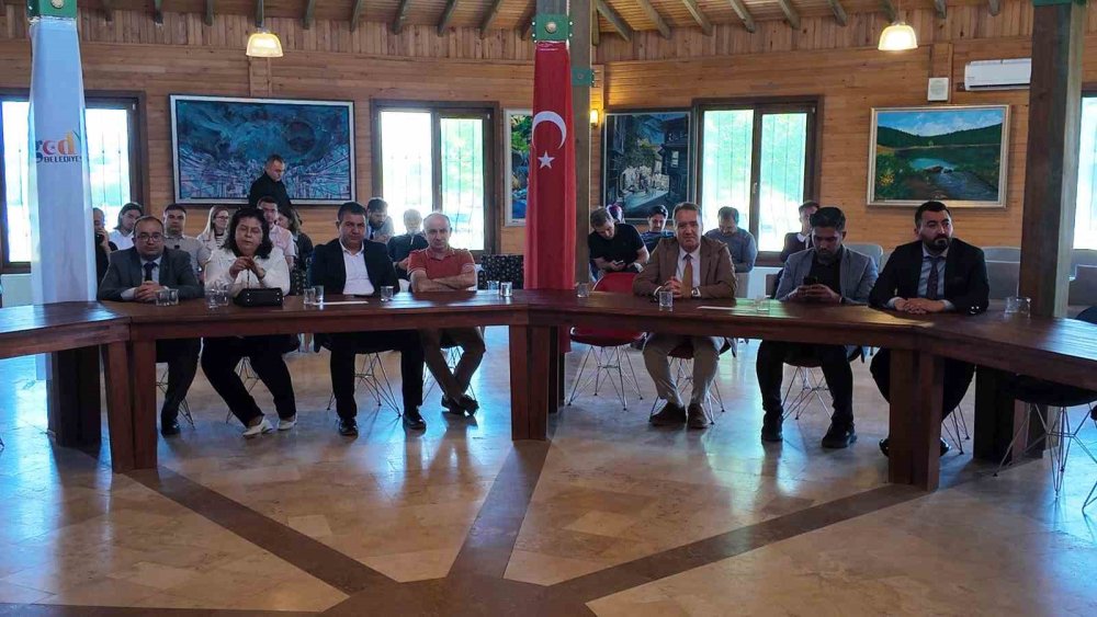 Tarih Ve Kültür Dolu Söyleşi Gerçekleştirildi