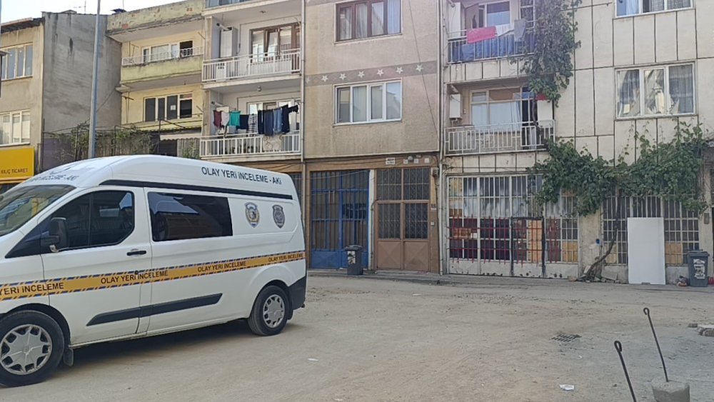 Balkondan Düşen 2 Yaşındaki Çocuk Ağır Yaralandı