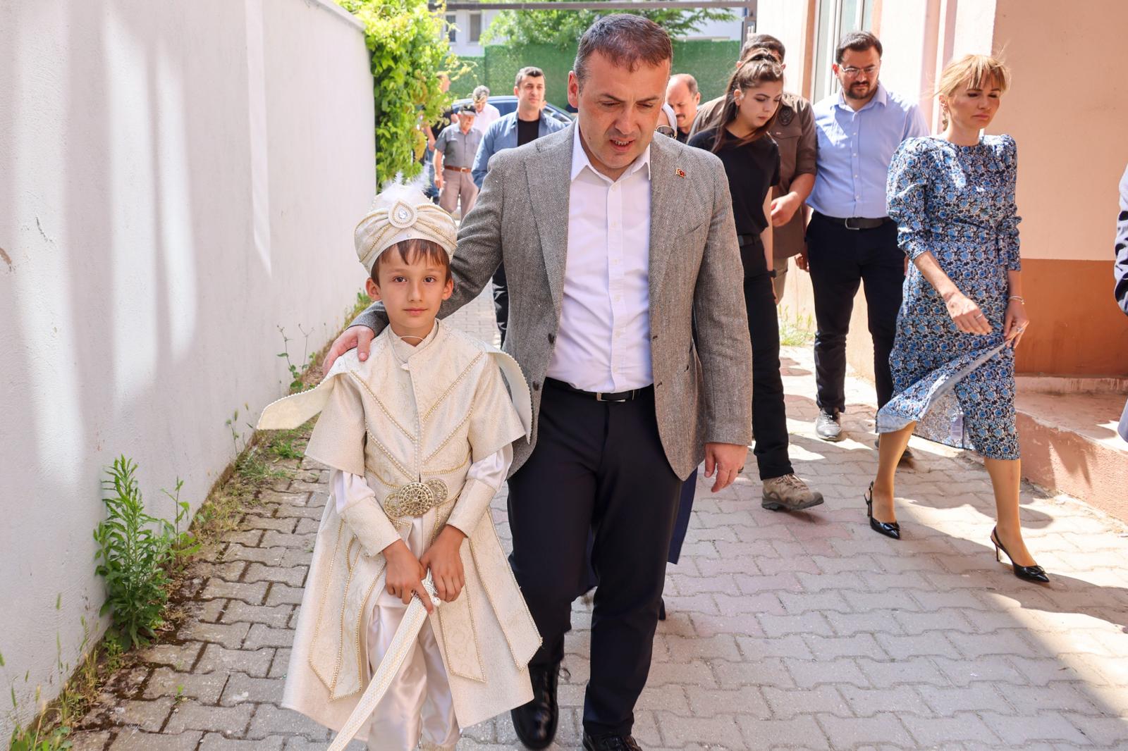 kazada-hayatini-kaybeden-bekci-kemal-badalovun-emaneti-unutulmadi-4.jpeg