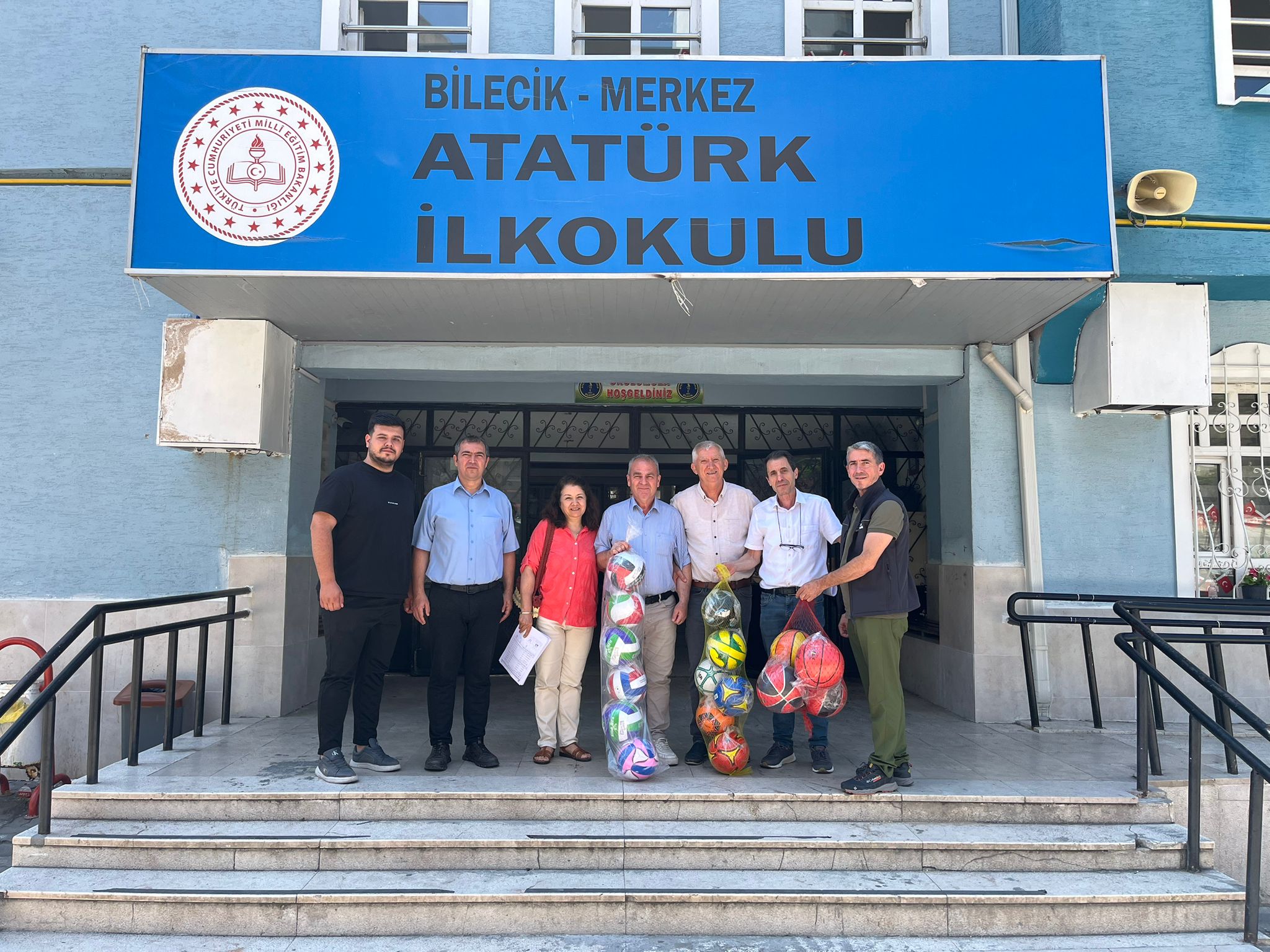 cevreye-duyarli-ogrenciler-odullendirildi.jpg