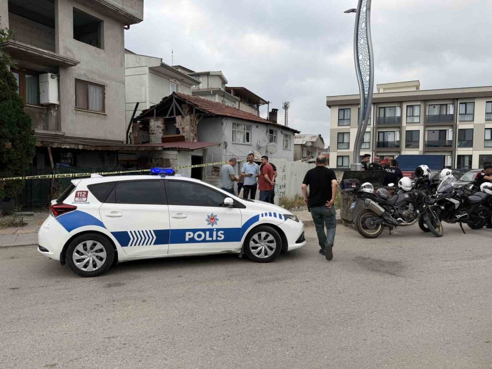 Eski Kocası Tarafından Silahla Vurulan Kadın Hastanede Hayatını Kaybetti