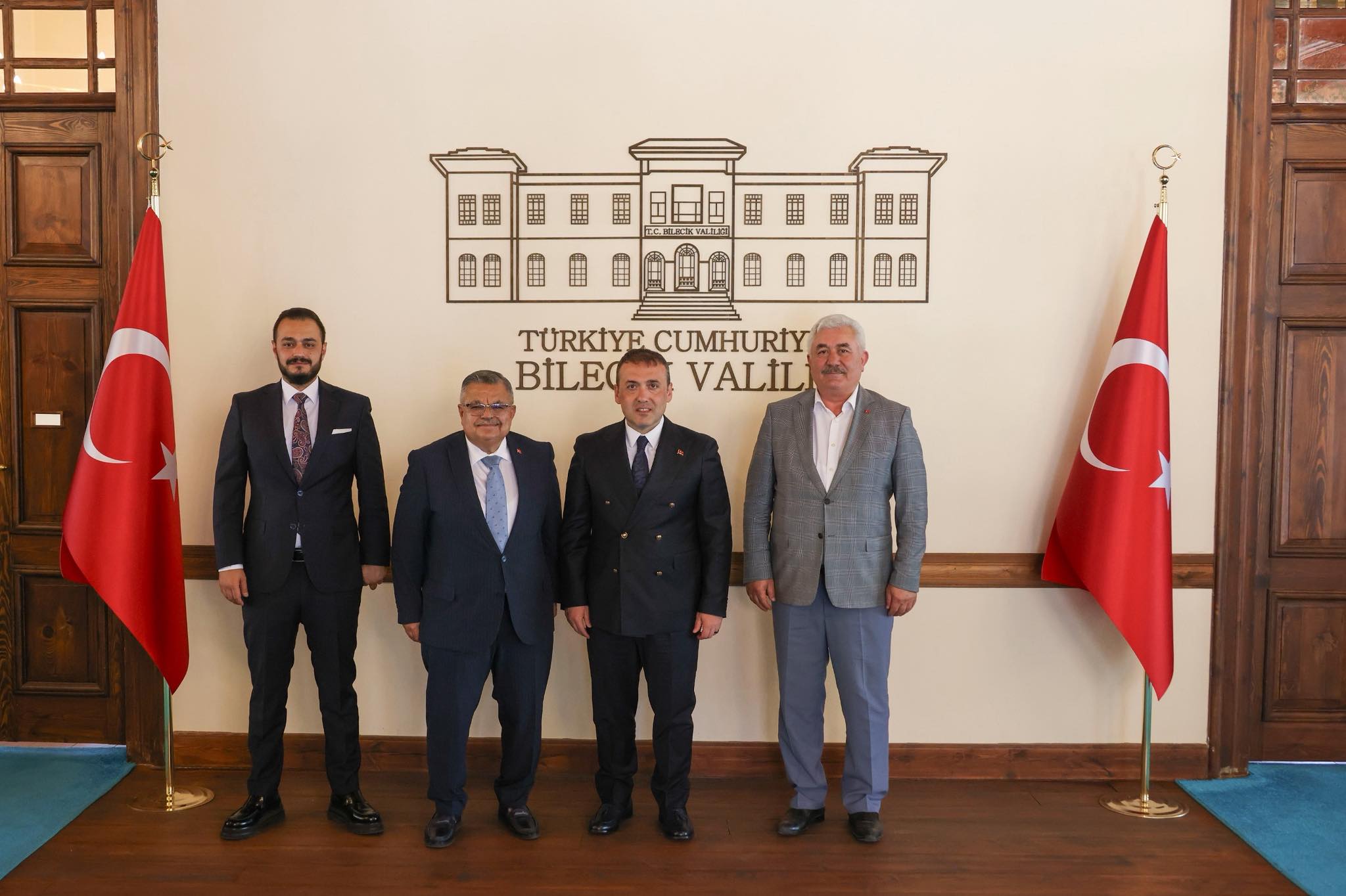 vali-sozer-ziyaretleri-kabul-etti.jpg