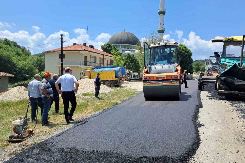 Pazaryeri’nde Köy Yolları Sıcak Asfaltla Buluşuyor