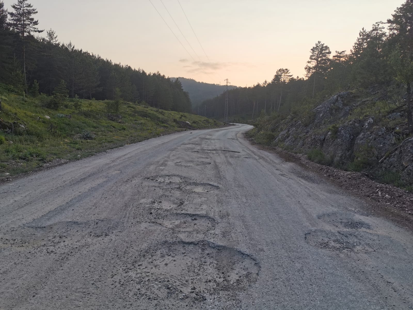 camiliyayla-koy-yolu2.jpg
