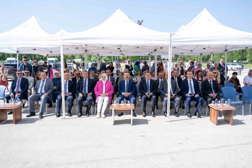 ’hayat Boyu Öğrenme Yıl Sonu Sergisi’nin Açılış Töreni Yapıldı